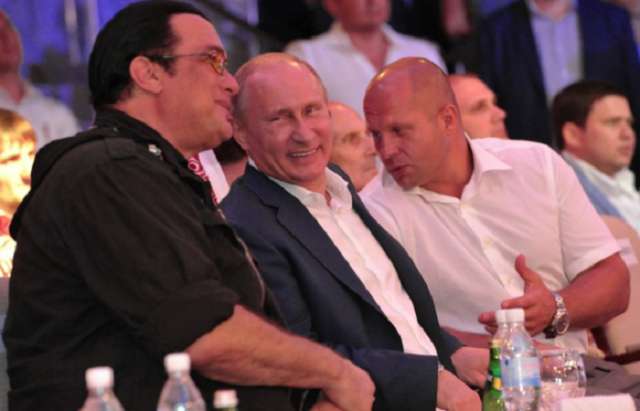 Moskau: Putin bürgert US-Schauspieler Steven Seagal ein